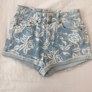 Top Shop MOTO printed jean shorts